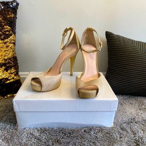 Cute Golden Pumps!